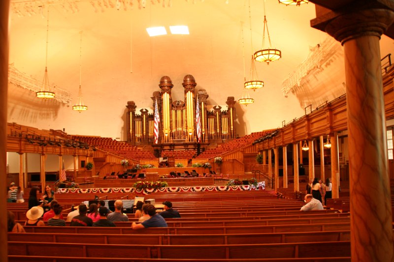 Trip (28).JPG - The organ in the Morman Tabernacle.  The Tabernacle organ is considered to be one of the finest examples of the American Classic style of organ building.  It was completed in 1948 and contains 11,623 pipes, 147 voices (tone colors) and 206 ranks (rows of pipes).
